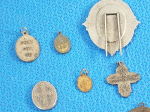 group of religious medals 017